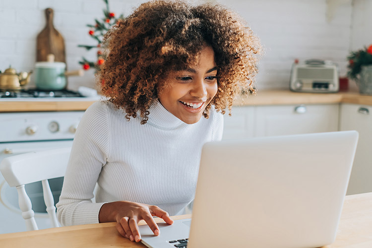 woman buying translation templates online