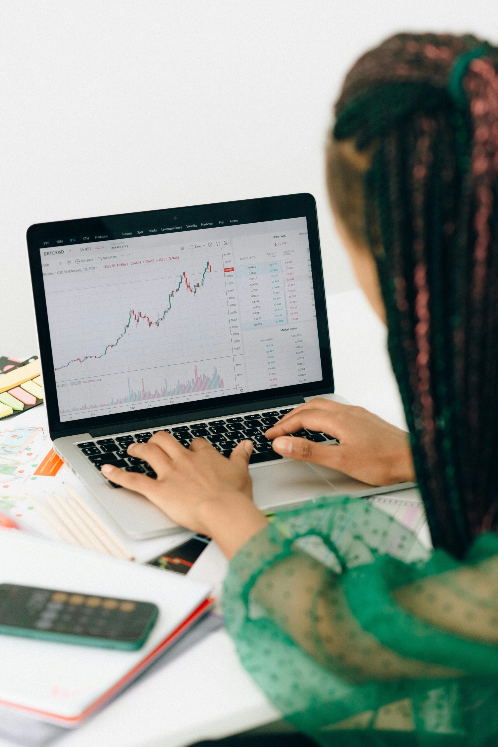 Arrows pointing up - indicating increased income stream with selling T&I templates and resources